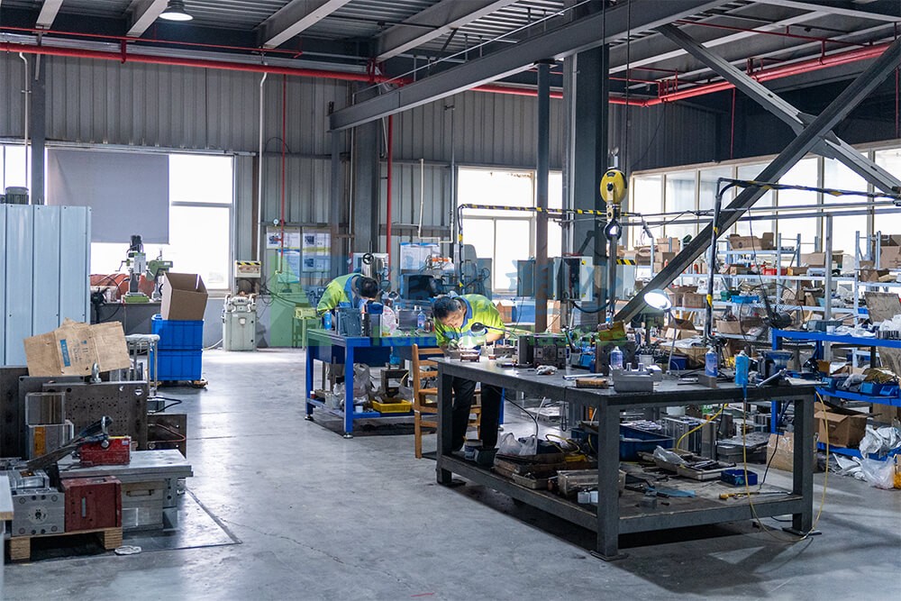 自有专业模具开发团队